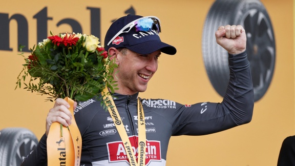 Sportschau Tour De France - 20. Etappe - Die Siegerehrung