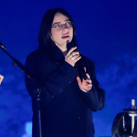 Billie Eilish bei einem Konzert.