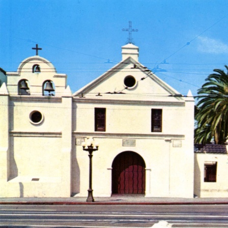 Church of Our Lady the Queen, wurde 1814 an der Stelle einer früheren spanischen Mission gegründet.