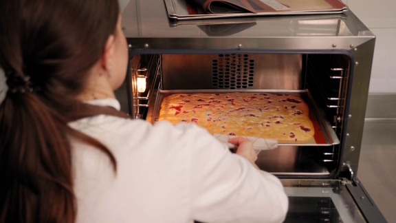 Wer Weiß Denn Sowas? - Damit Ein Blechkuchen Sich In Der Mitte Nicht Wölbt, Sollte ....