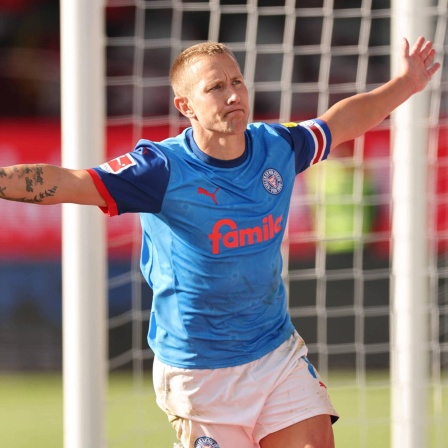 Lewis Holtby von Holstein Kiel