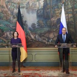 ARCHIV, 18.1.2022: Treffen zwischen Russlands Außenminister Sergej Lawrow und Annalena Baerbock, Außenministerin BRD (Bild: imago images/ITAR-TASS)