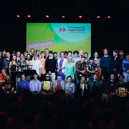 Gruppenfoto auf der Bühne beim Jugend Jazzt 2024