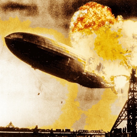 Am 6. Mai 1937 kommt es zur Katastrophe, als sich der Wasserstoff im hinteren Teil des Luftschiffs &#034;Hindenburg&#034; entzündet. 35 Menschen sterben. bei der Landung in Lakehurst.