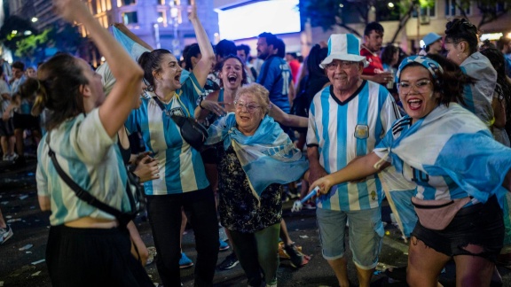 Morgenmagazin - Argentinien Feiert Den Gewinn Der Fußball-wm