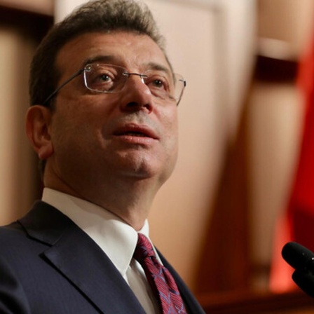 Der türkische Oppositionspolitiker Ekrem Imamoglu bei einer Rede.