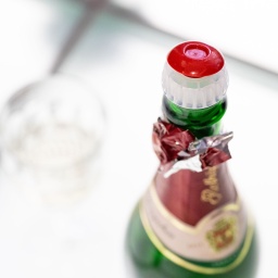 Sektflasche mit einem Plastikkorken