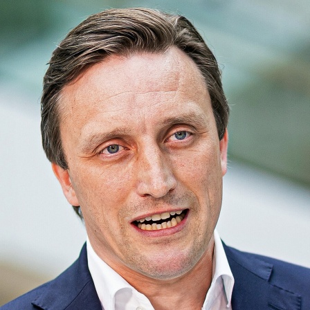 Der CDU-Landesvorsitzende von Niedersachsen, Sebastian Lechner, bei einem Pressestatement.