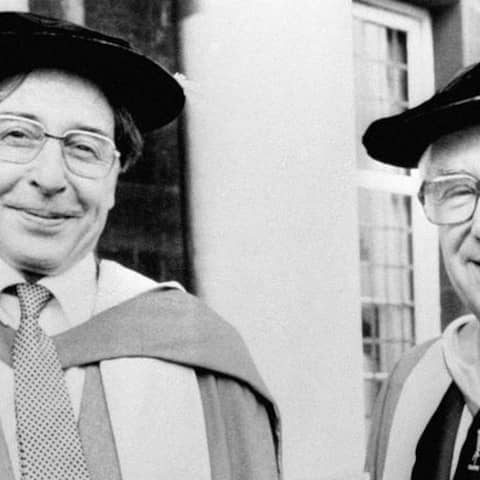 Robert Edwards (links) und Patrick Steptoe entwickelte die In-vitro-Fertilisation