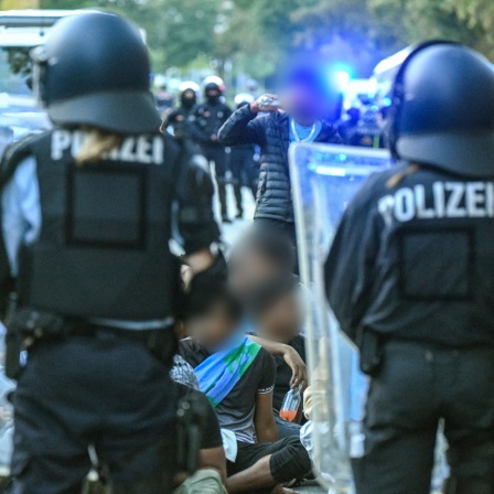 Polizisten bei einem Einsatz bei einer Eritrea-Veranstaltung in Stuttgart