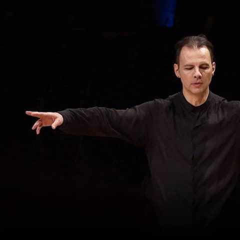 Teodor Currentzis dirigiert