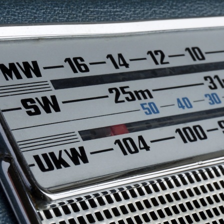 Wellenskala eines Kofferradios (Archivbild)