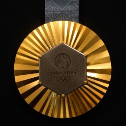 Eine Goldmedaille der olympischen Spiele in Paris