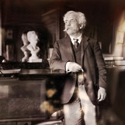 Gabriel Fauré, 1845 - 1924, französischer Komponist, neben seinem Klavier in seiner Wohnung, Boulevard Malesherbes; Paris, digital bearbeitet nach einer Fotografie von Dornac