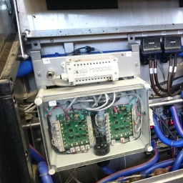 In einer Melkmaschine befinden sich mehrere Computerchips.
