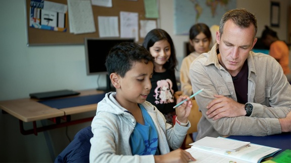 Echtes Leben - Im Dauereinsatz Gegen Kinderarmut