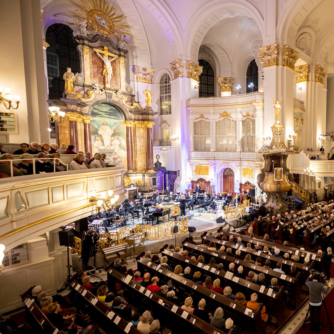 Das Hamburger Hafenkonzert · Best Of Weihnachtshafenkonzert Im Michel ...