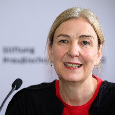 Marion Ackermann, Generaldirektorin der Staatlichen Kunstsammlungen Dresden und zukünftige SPK-Präsidentin, äußert sich bei der Pressekonferenz zur Neubesetzung der Präsidentschaft der Stiftung Preußischer Kulturbesitz (SPK). 
