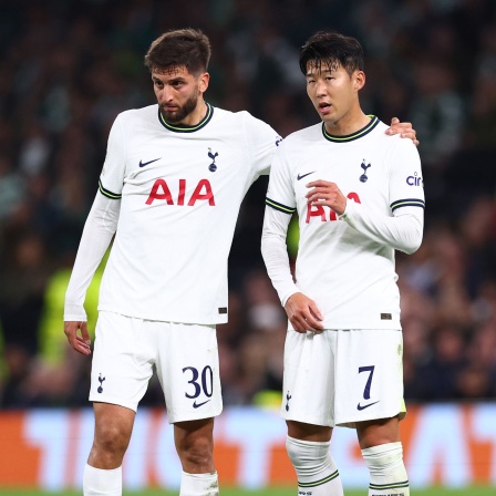 Rodrigo Bentancur und Heung-Min Son von Tottenham Hotspur