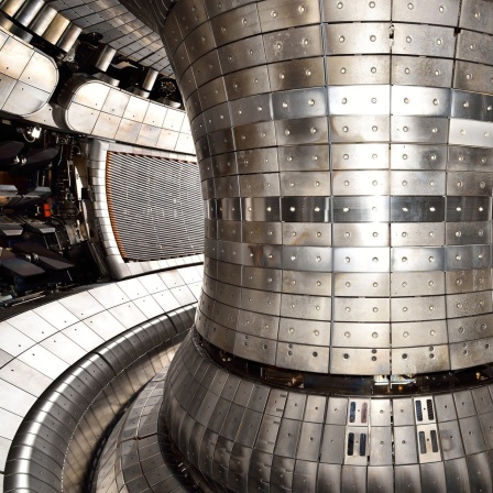 Kernfusion in Deutschland: "Wendelstein 7-X" in Greifswald und "Tokamak ASDEX Upgrade" in Garching