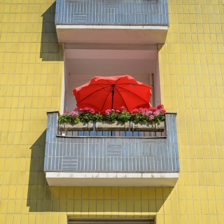 Wohnhaus mit Balkon (Levetzowstraße, Moabit, Mitte, Berlin)