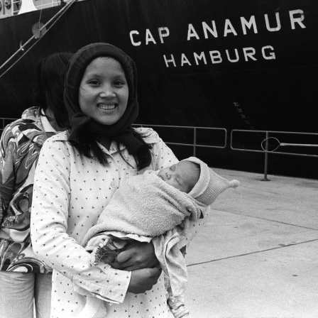 Vietnamesische Flüchtlinge gerettet durch das Schiff Cap Anamur im Hafen von Hamburg