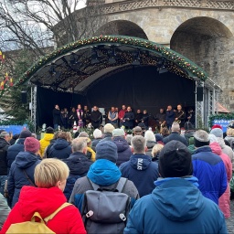 Ökumenische Andacht auf dem Domplatz in Erfurt