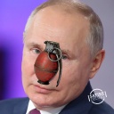 Bildmontage: Porträtfoto des russischen Präsidenten Putin mit einer rot gefärbten Handgranate als Pappnase