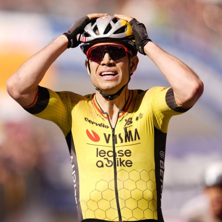 Wout van Aert freut sich über seinen Etappensieg