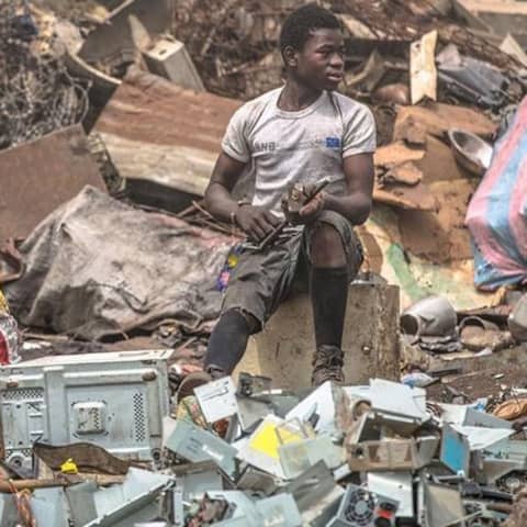 Der Dokumentarfilm &#034;Welcome to Sodom&#034; lässt die Zuschauer hinter die Kulissen von Europas größter Müllhalde mitten in Afrika blicken und portraitiert die Verlierer der digitalen Revolution