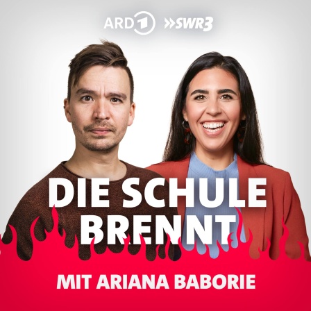 Bob Blume und Ariana Baborie vor Flammen