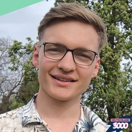 Robin Schnögelrögel bei Eva Schulz im Podcast Deutschland3000