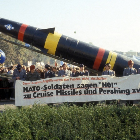 NATO-Soldaten gegen Atomraketen