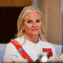 Norwegens Kronprinzessin Mette-Marit steht wegen ihrer Nähe zu Jeffrey Epstein in der Kritik.