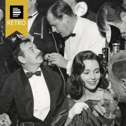 Eröffnung der Internationalen Filmfestspiele 1960. Jürgen Graf interviewt Bernhard Wicki. Im Vordergrund ist die Schauspielerin Susan Strasberg zu sehen.
