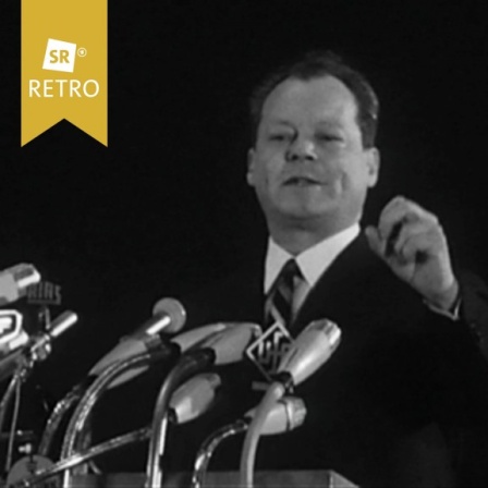 Willy Brandt am Rednerpult