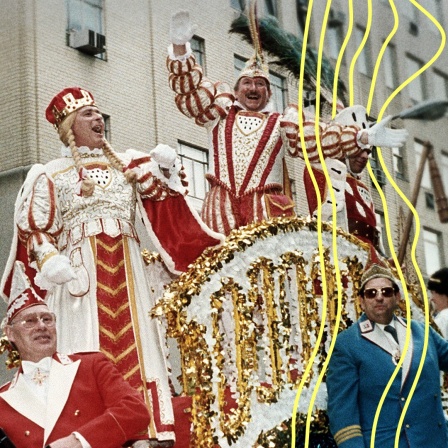 Im Rheinland wird Karneval auf den Straßen gefeiert.