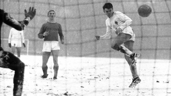 Sportschau - Fußball Zwischen Schnee Und Eis