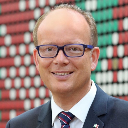 Landtagspräsident André Kuper versteht sein Amt als Bindeglied zwischen Politik und Bürgern. 