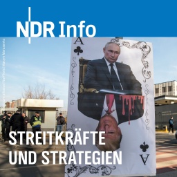 Eine Kundgebung unterstützt die Ukraine und verurteilt die von der US-Regierung und Präsident Donald Trump verfolgte Politik der Beschwichtigung Russlands in der Nähe der US-Botschaft in Kiew (Ukraine).