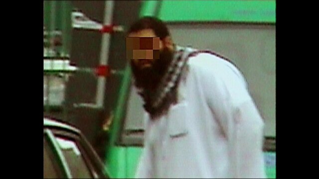 9/11-Terrorverdächtiger an seinem Auto in Hamburg.
