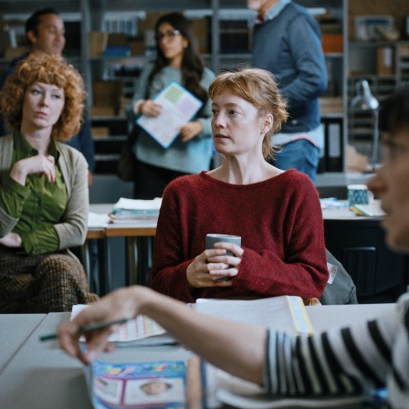 Leonie Benesch in einer Szene des Films "Das Lehrerzimmer" 