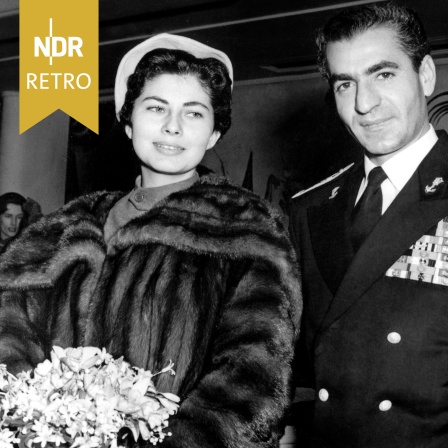 Der Schah des Irans Mohammed Reza Pahlavi und seine zweite Frau Soraya 1955 