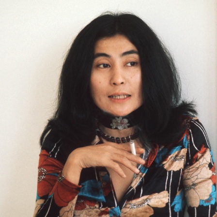 Yoko Ono 1971: Sie gilt als Ikone der Popkultur, die Gesellschaft und Kultur beeinflusste. Am 18.2.1933 wurde Yoko Ono, Vertreterin der Fluxus-Bewegung, in Tokio geboren.