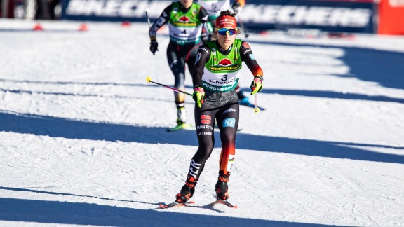 Sportschau Wintersport - Der Massenstart Der Nordischen Kombiniererinnen Im Re-live