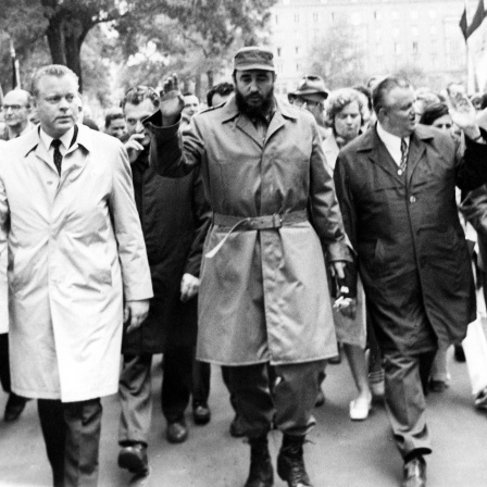 Kubas Regierungschef Fidel Castro in Dresden während seines DDR-Besuchs