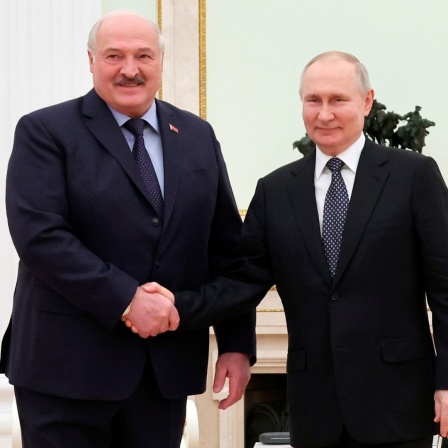Wladimir Putin (r.), Präsident von Russland, und Alexander Lukaschenko, Präsident von Belarus