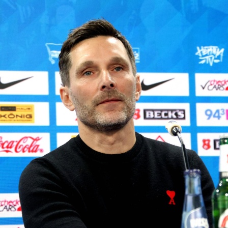 Stefan Leitl auf seiner ersten Pressekonferenz als Hertha BSC-Trainer