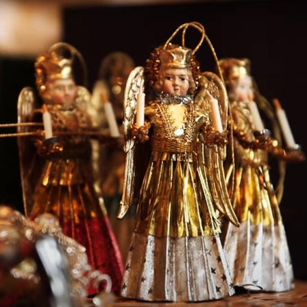 LAND UND LEUTE: Engel, Kugeln, Zuckerzeug - Sammler erzählen vom Christbaumschmuck einst und jetzt