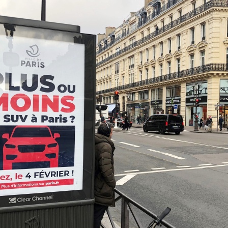 Paris erhöht die Parkgebühren für SUV und andere große Autos